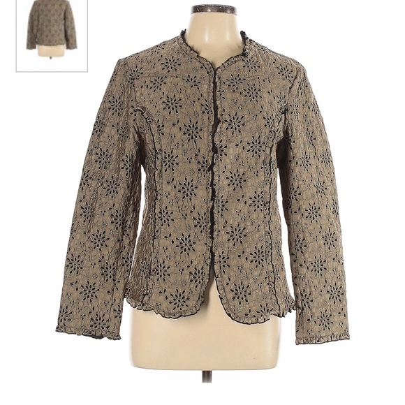 CHICOS short fitted laxer cut blazer - Picture 1 of 6